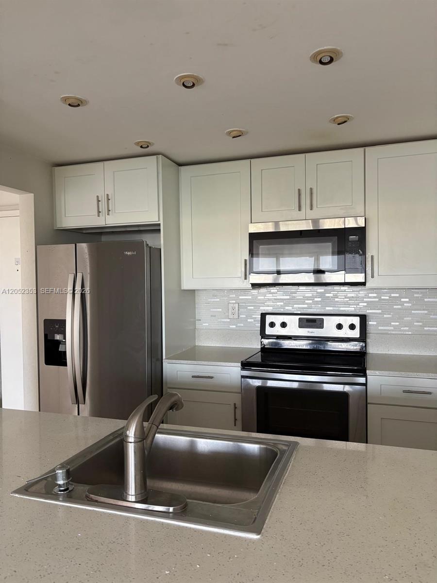 600 NE 36th St # 714, Miami FL 33137 photo 4