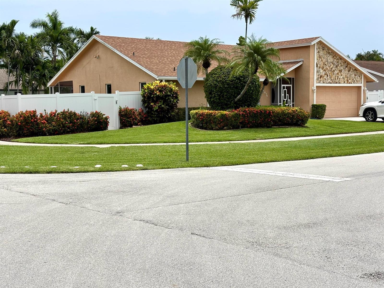 1076 SW 26th Terrace, Deerfield Beach FL 33442 photo 2