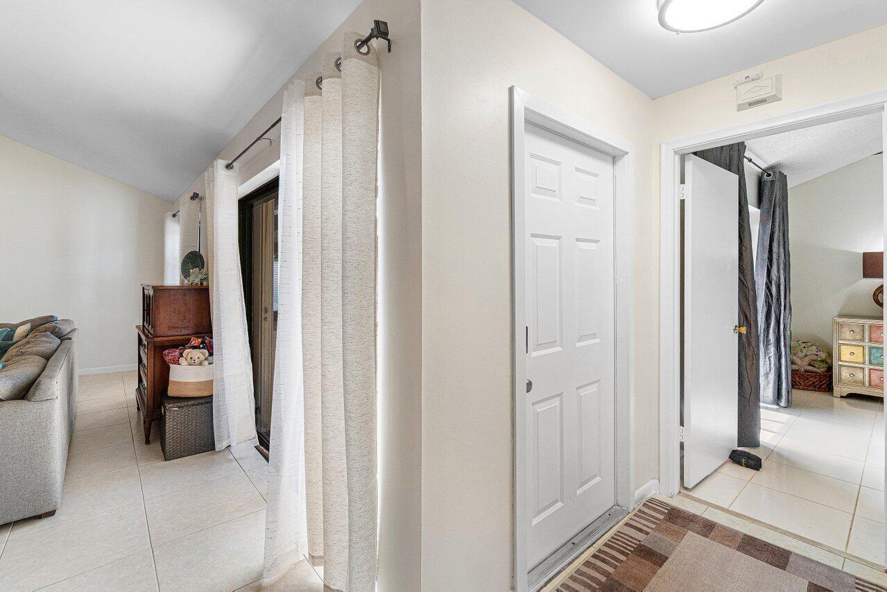 8912 Thumbwood Circle # B, Boynton Beach FL 33436 photo 4