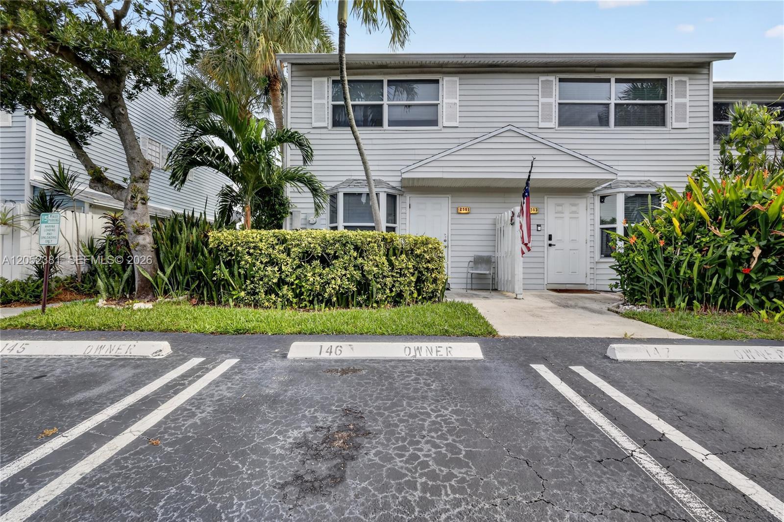2561 NE 15th St, Pompano Beach FL 33062 photo 3