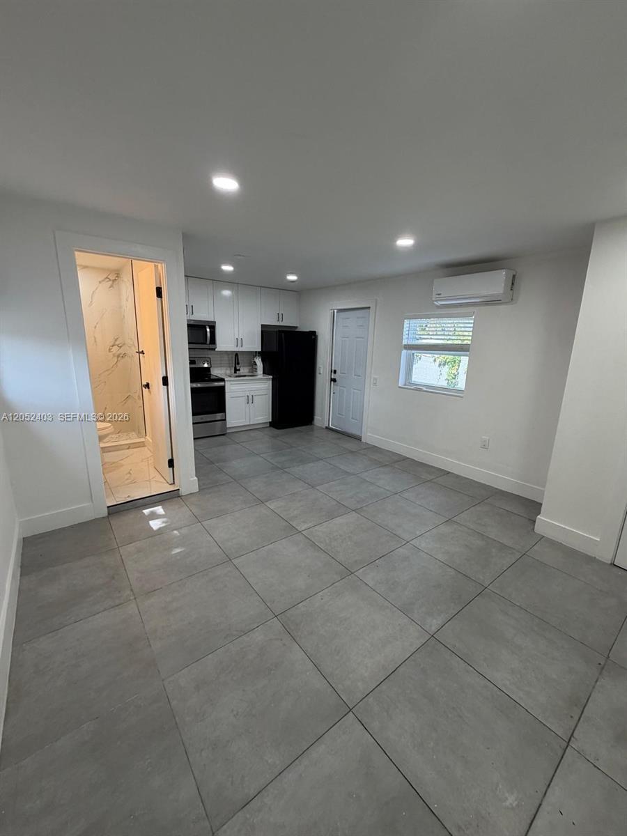 1933 Washington St # B, Hollywood FL 33020 photo 2