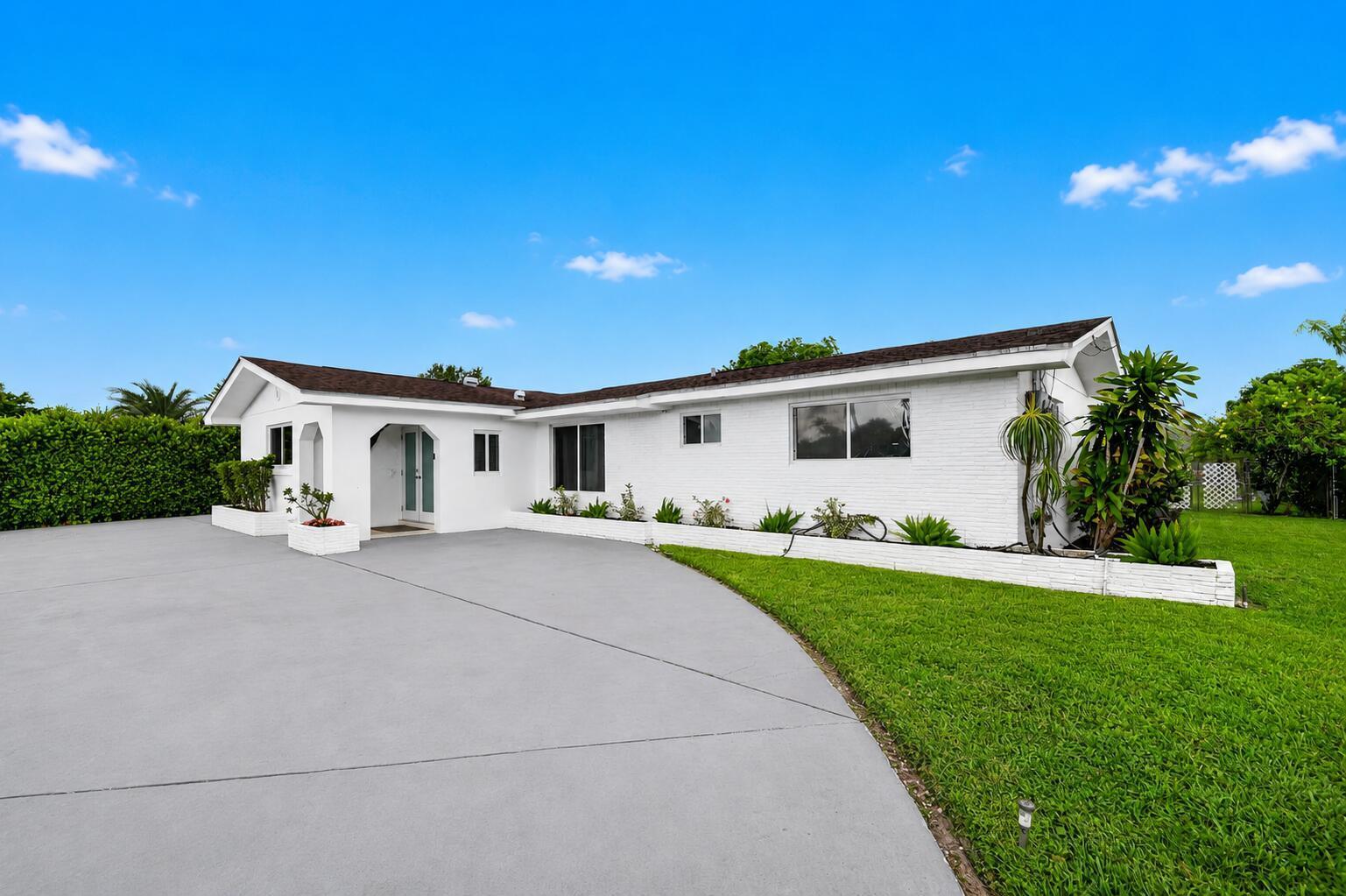 7951 W Lake Drive, Lake Clarke Shores FL 33406 photo 2