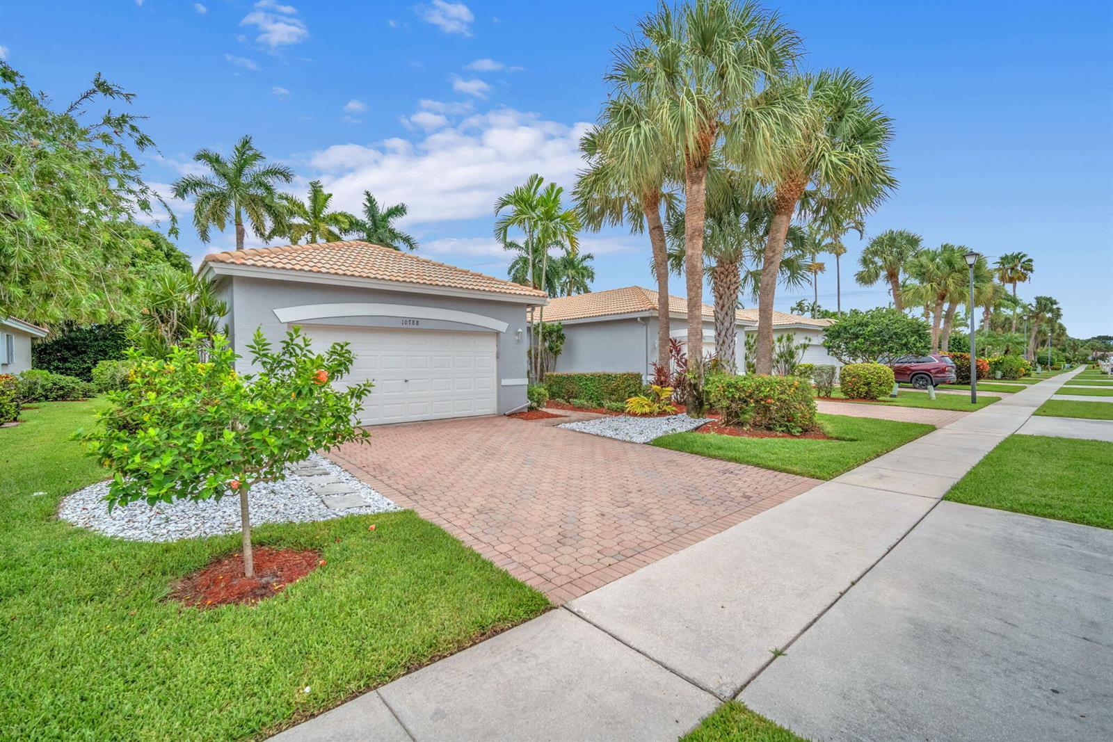 10788 Royal Caribbean Circle, Boynton Beach FL 33437 photo 2