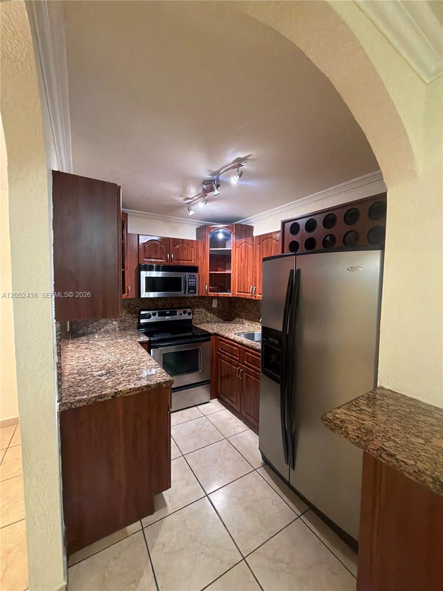 1101 SW 122nd Ave # 106, Miami FL 33184 photo 2
