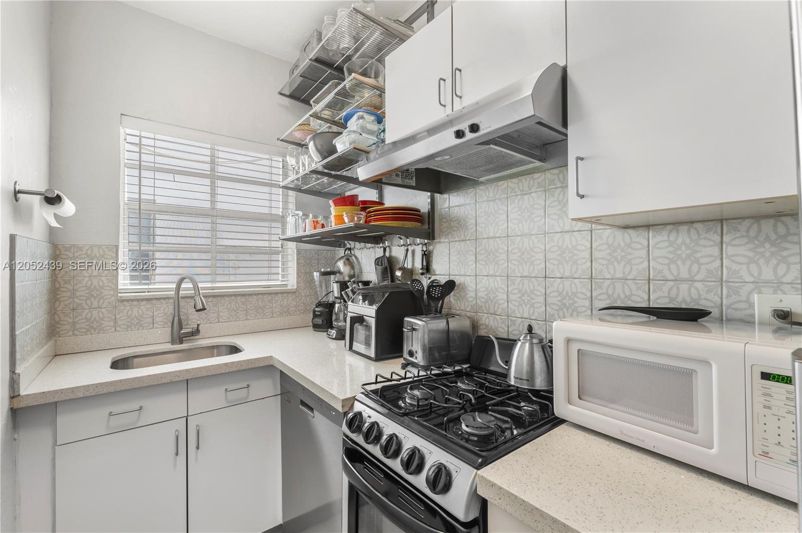 819 Meridian Ave # 5, Miami Beach FL 33139 photo 2