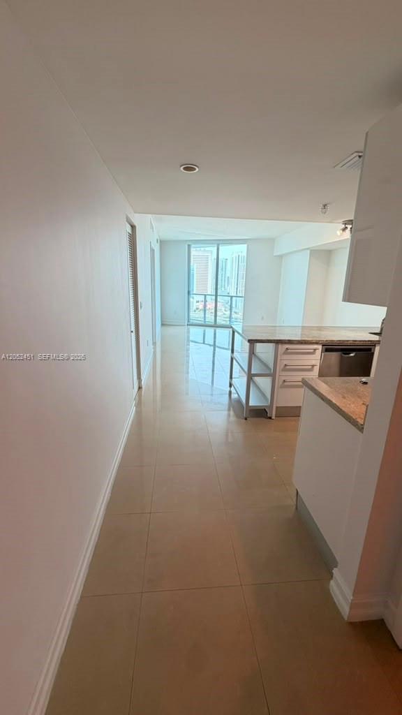 185 SW 7th St # 2505, Miami FL 33130 photo 3