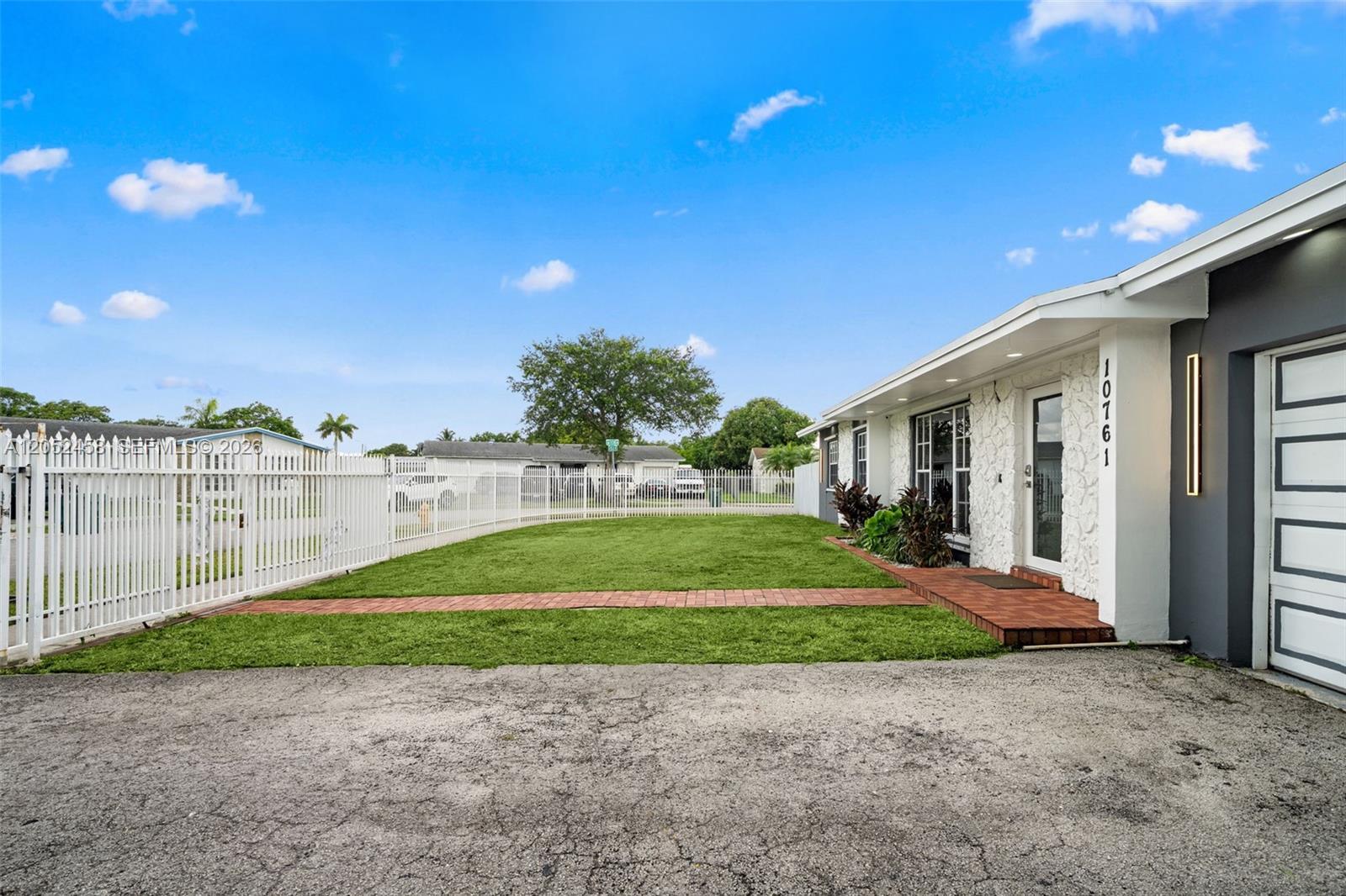 10761 SW 153rd St, Miami FL 33157 photo 5