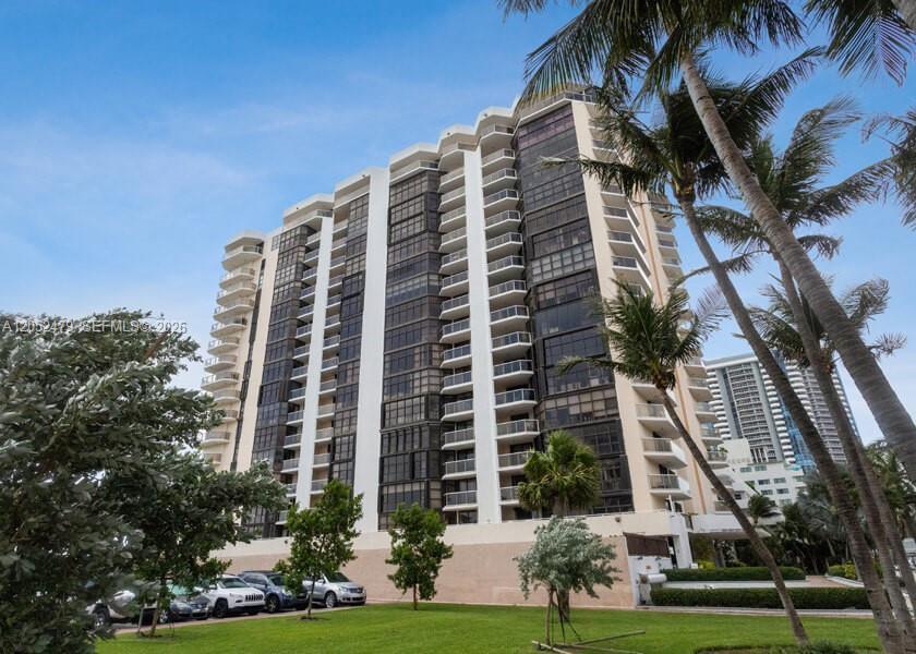 6423 Collins Ave # 809, Miami Beach FL 33141 photo 2