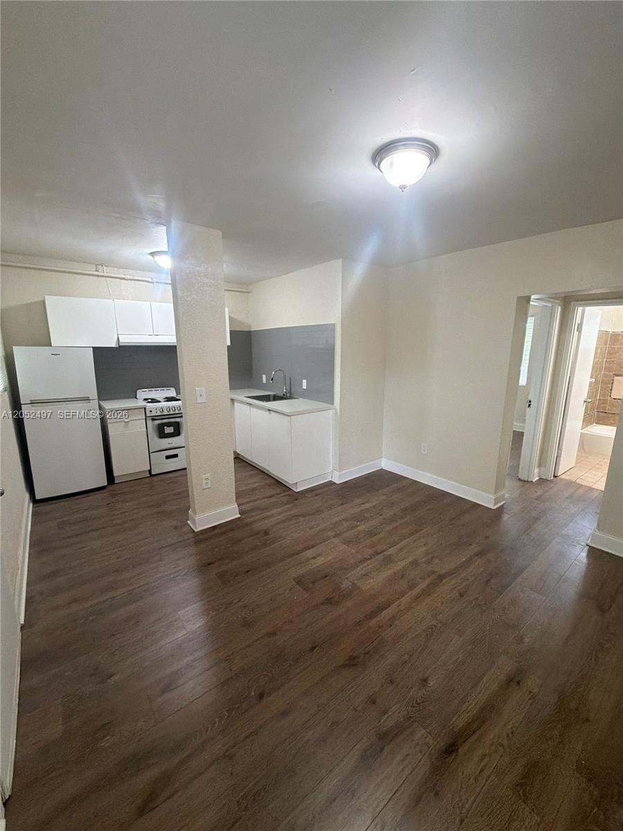 542 NW 8th St # 9, Miami FL 33136 photo 3