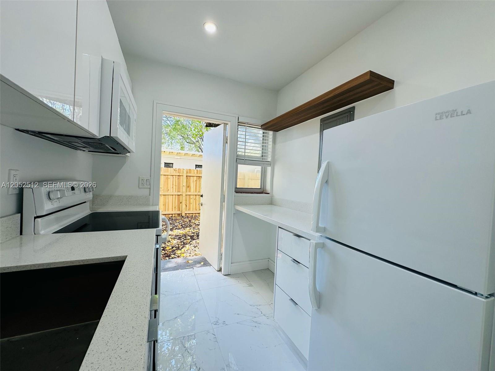 407 SE 14th Ct # 1, Fort Lauderdale FL 33316 photo 2