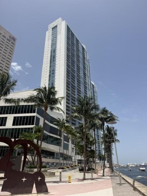 335 S Biscayne Blvd # 3507, Miami FL 33131 photo 2