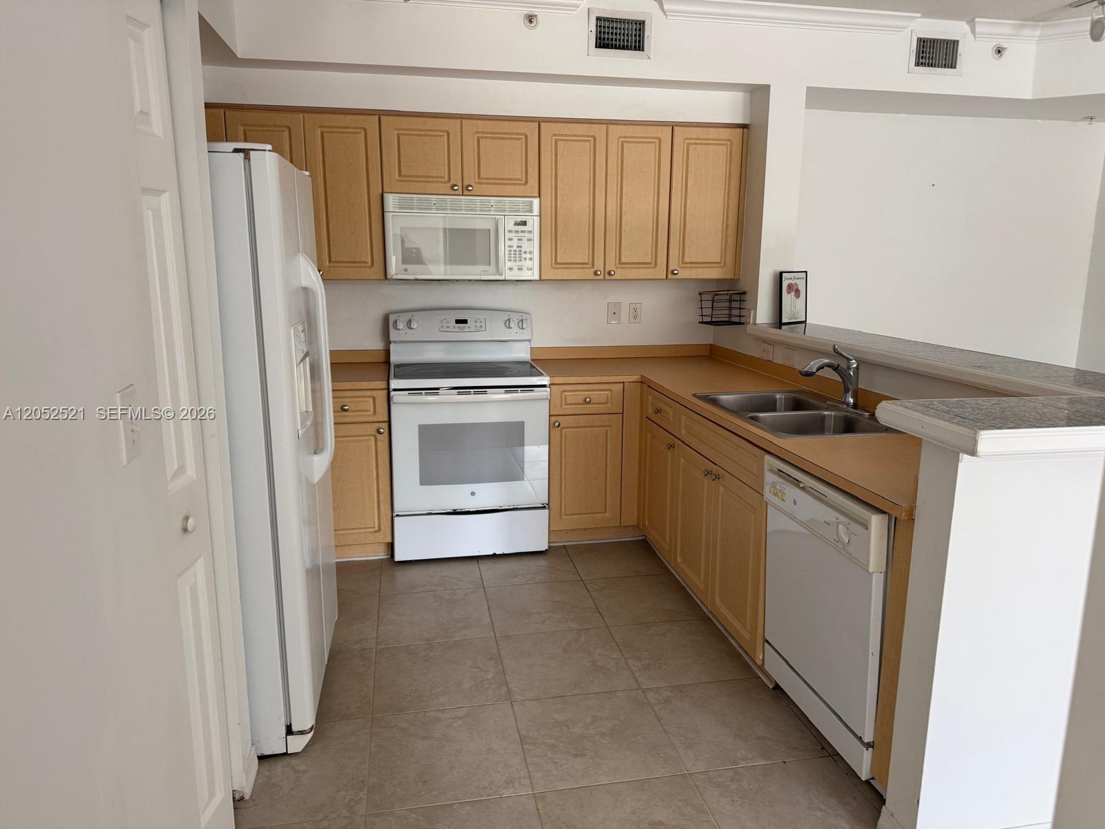 6861 SW 44th St # 205, Miami FL 33155 photo 3
