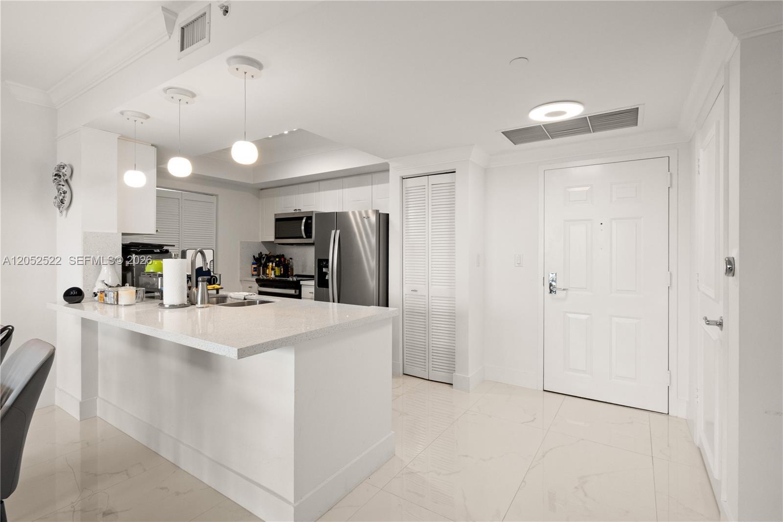 19501 W Country Club Dr # 1615, Aventura FL 33180 photo 4