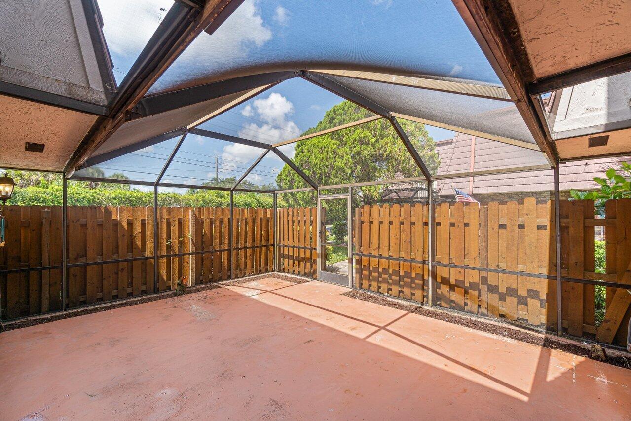 7633 Courtyard Run W, Boca Raton FL 33433 photo 2