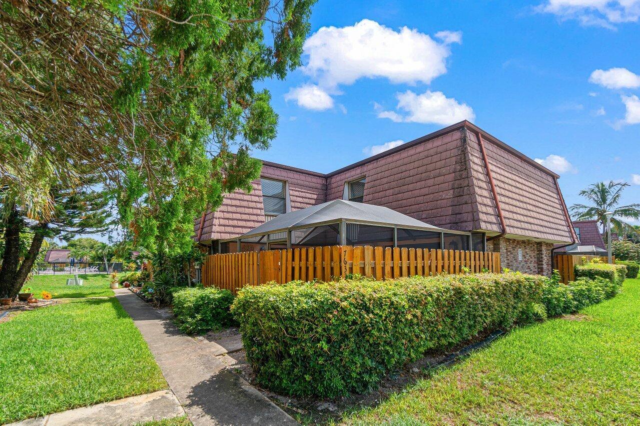 7633 Courtyard Run W, Boca Raton FL 33433