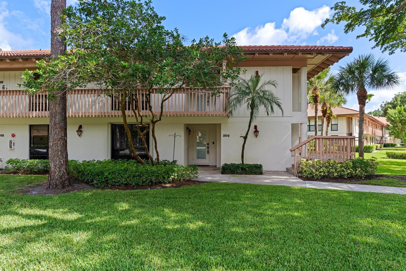200 Brackenwood Terrace, Palm Beach Gardens FL 33418 photo 2