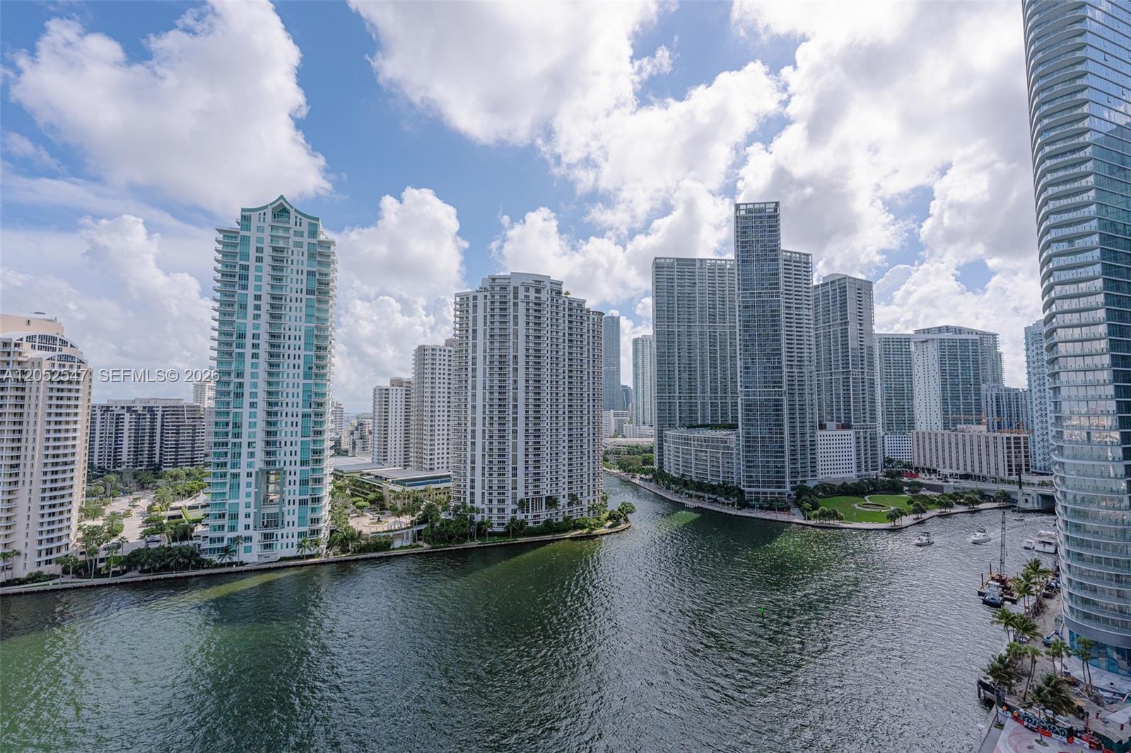 325 S Biscayne Blvd # 2119, Miami FL 33131 photo 2