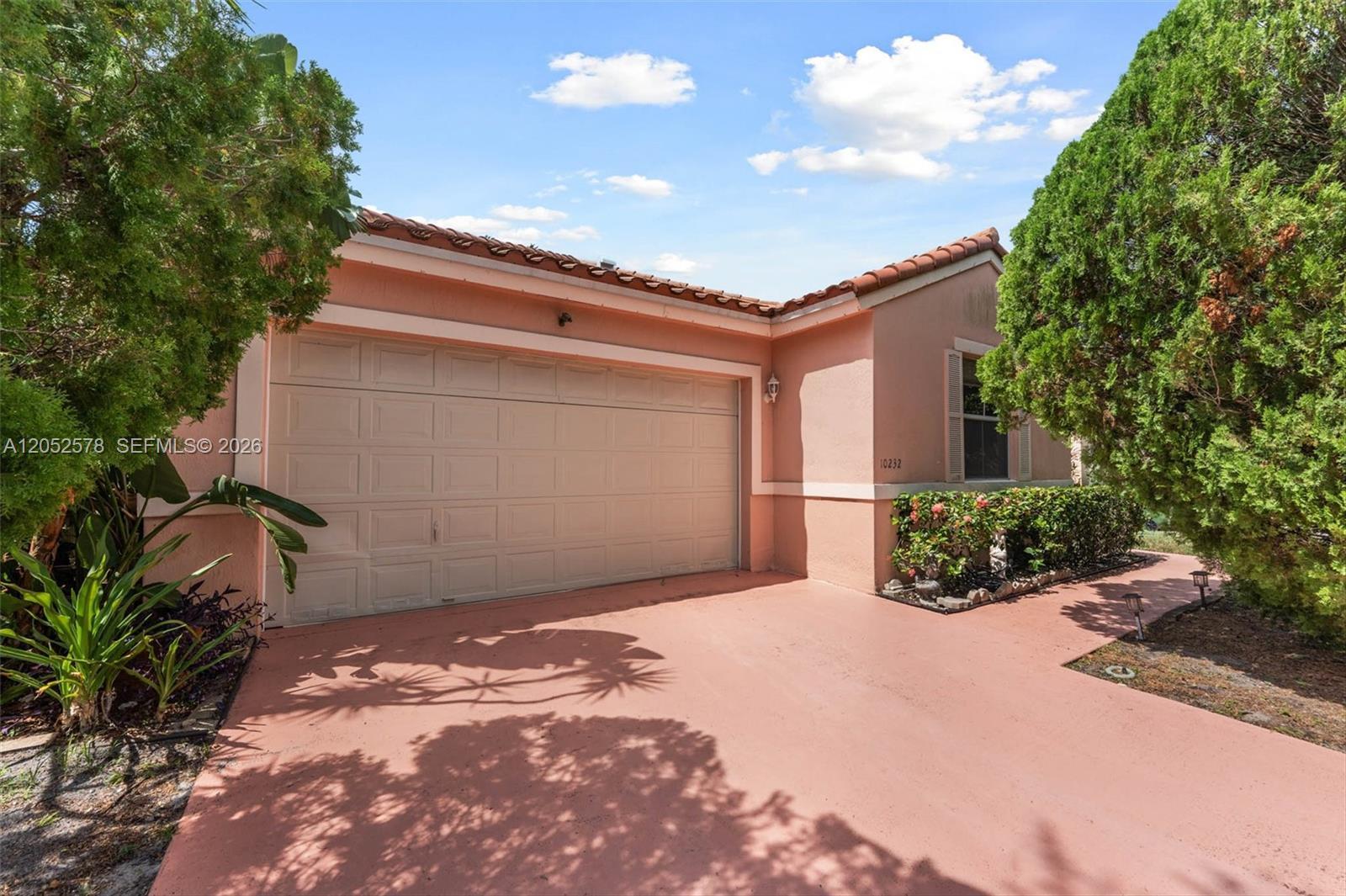 10232 SW 16th Ct, Pembroke Pines FL 33025