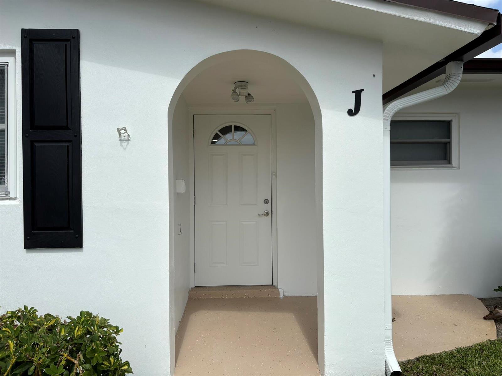 2930 CROSLEY Drive E # J, West Palm Beach FL 33415 photo 2