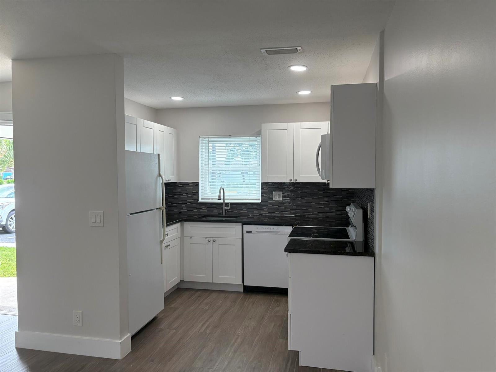 2930 CROSLEY Drive E # J, West Palm Beach FL 33415 photo 5