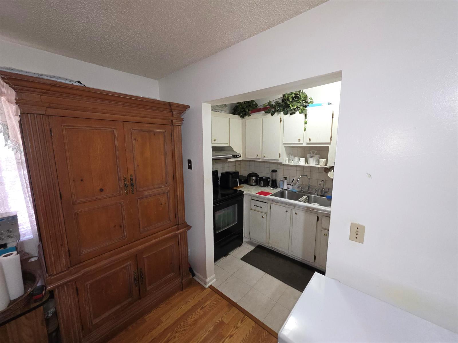 4919 Freedom Circle, Lake Worth FL 33461 photo 3
