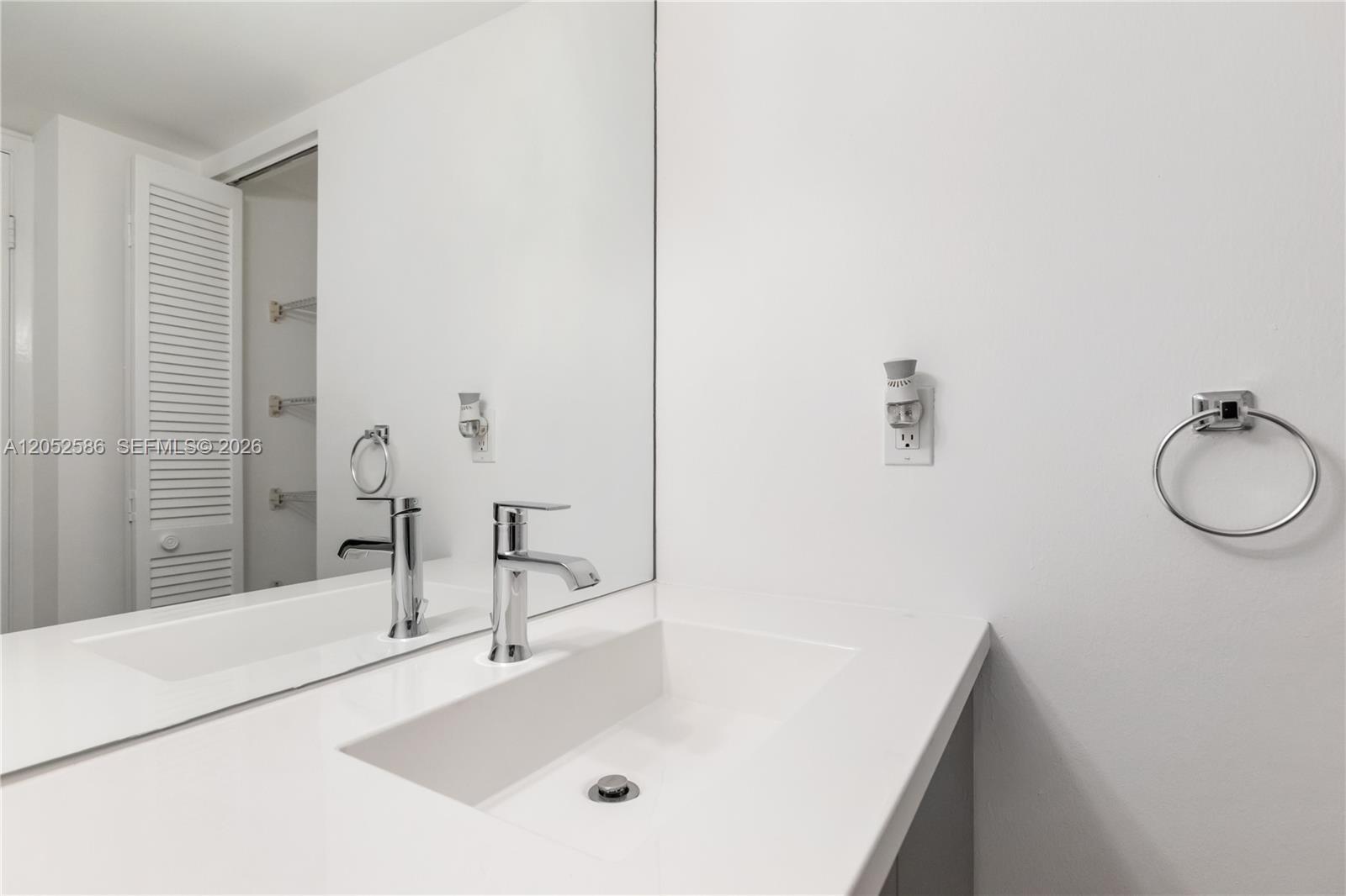 1901 Brickell Ave # B1903, Miami FL 33129 photo 4