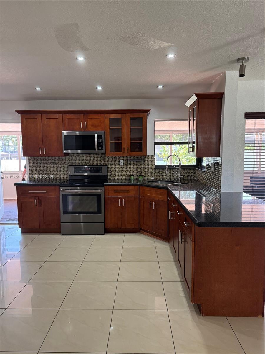 8240 NW 181st St # 1, Hialeah FL 33015 photo 4