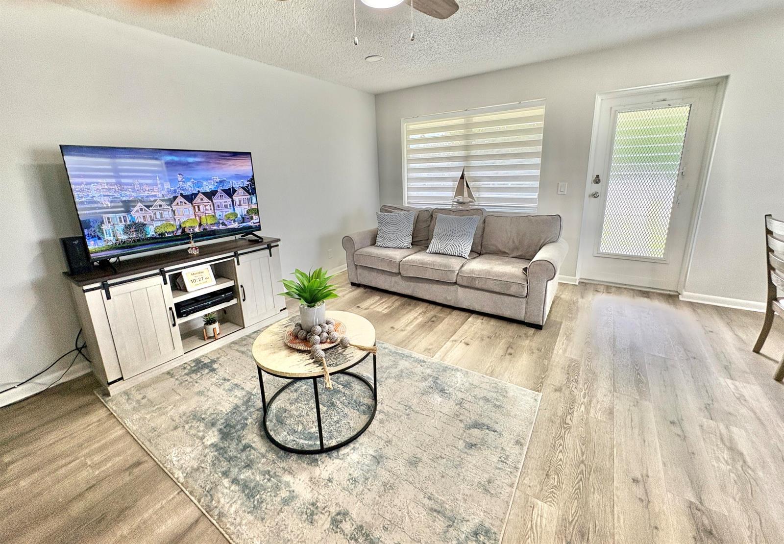 277 CHATHAM N, West Palm Beach FL 33417 photo 2