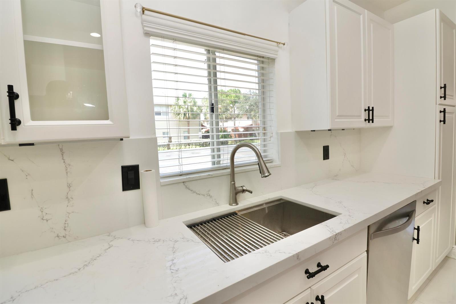 2952 NW 33RD Lane, Lauderdale Lakes FL 33311 photo 4