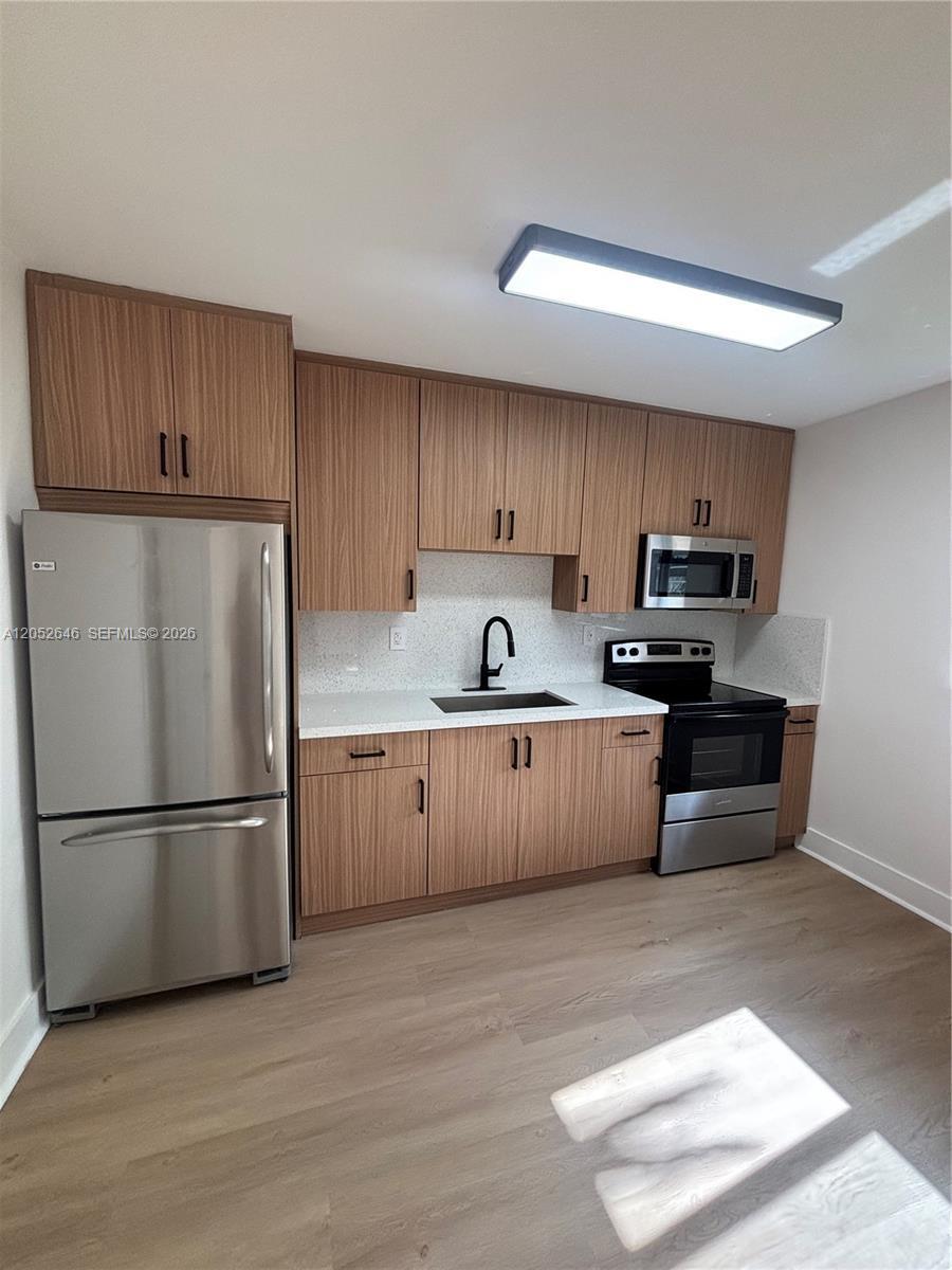 1353 NW 5th St # 1, Miami FL 33125 photo 2