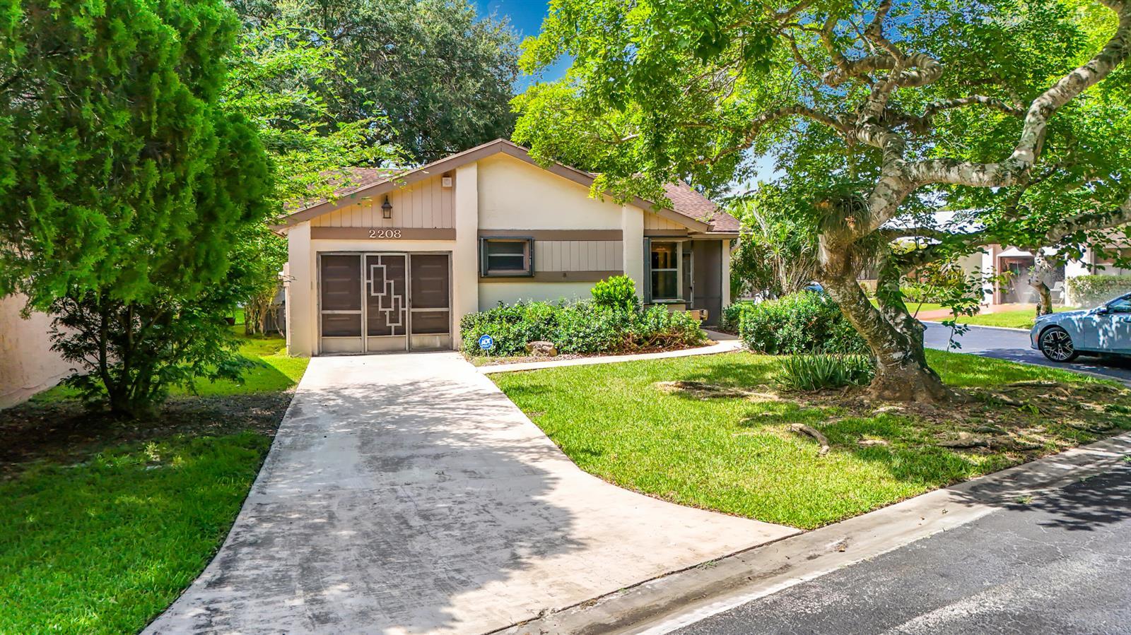 2208 Seagrape Circle, Coconut Creek FL 33066 photo 3