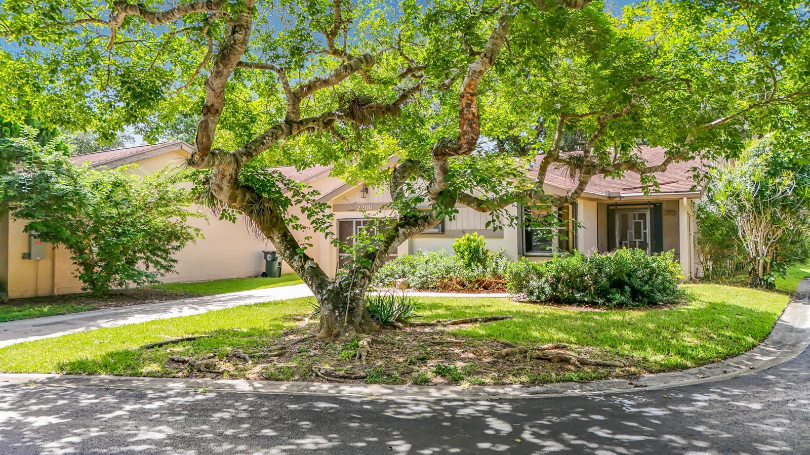 2208 Seagrape Circle, Coconut Creek FL 33066 photo 4