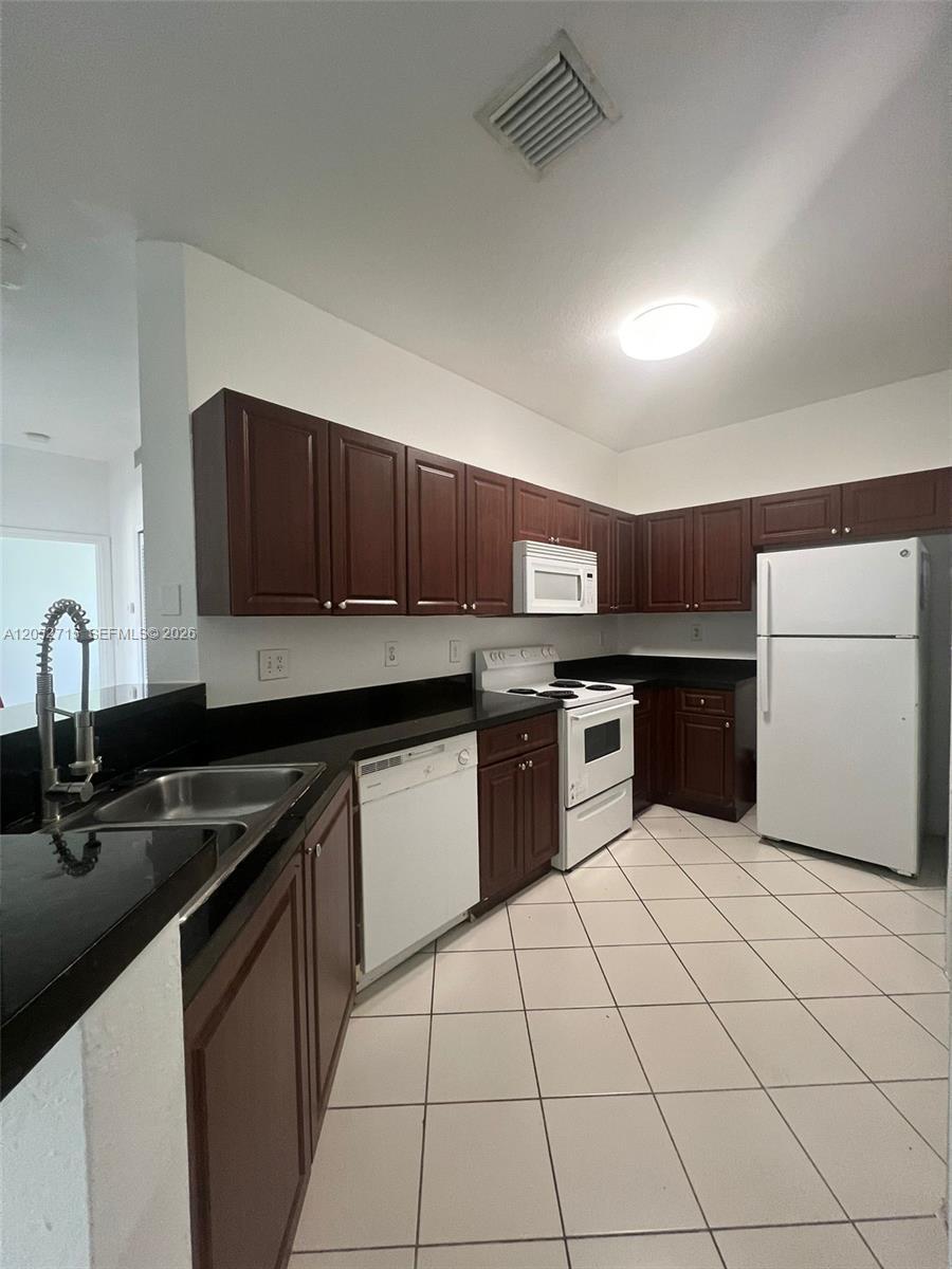 7200 NW 177th St # 7, Hialeah FL 33015 photo 2