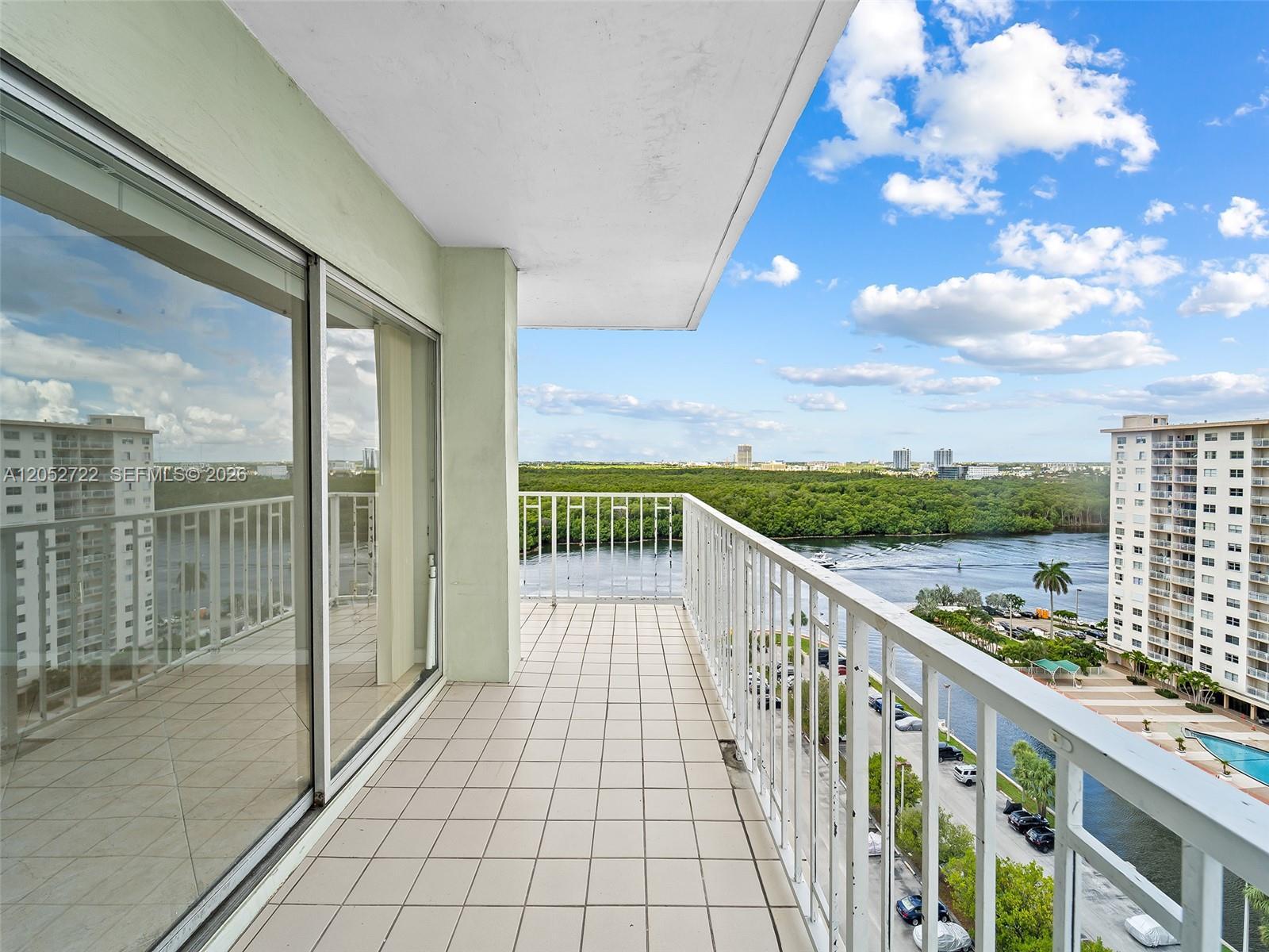 500 Bayview Dr # 1421, Sunny Isles Beach FL 33160 photo 2