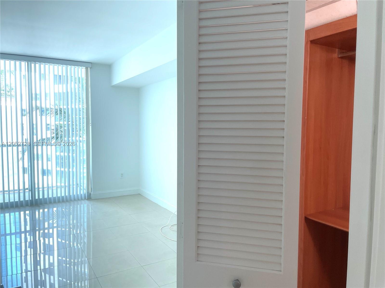 218 SE 14th St # 1004, Miami FL 33131 photo 3