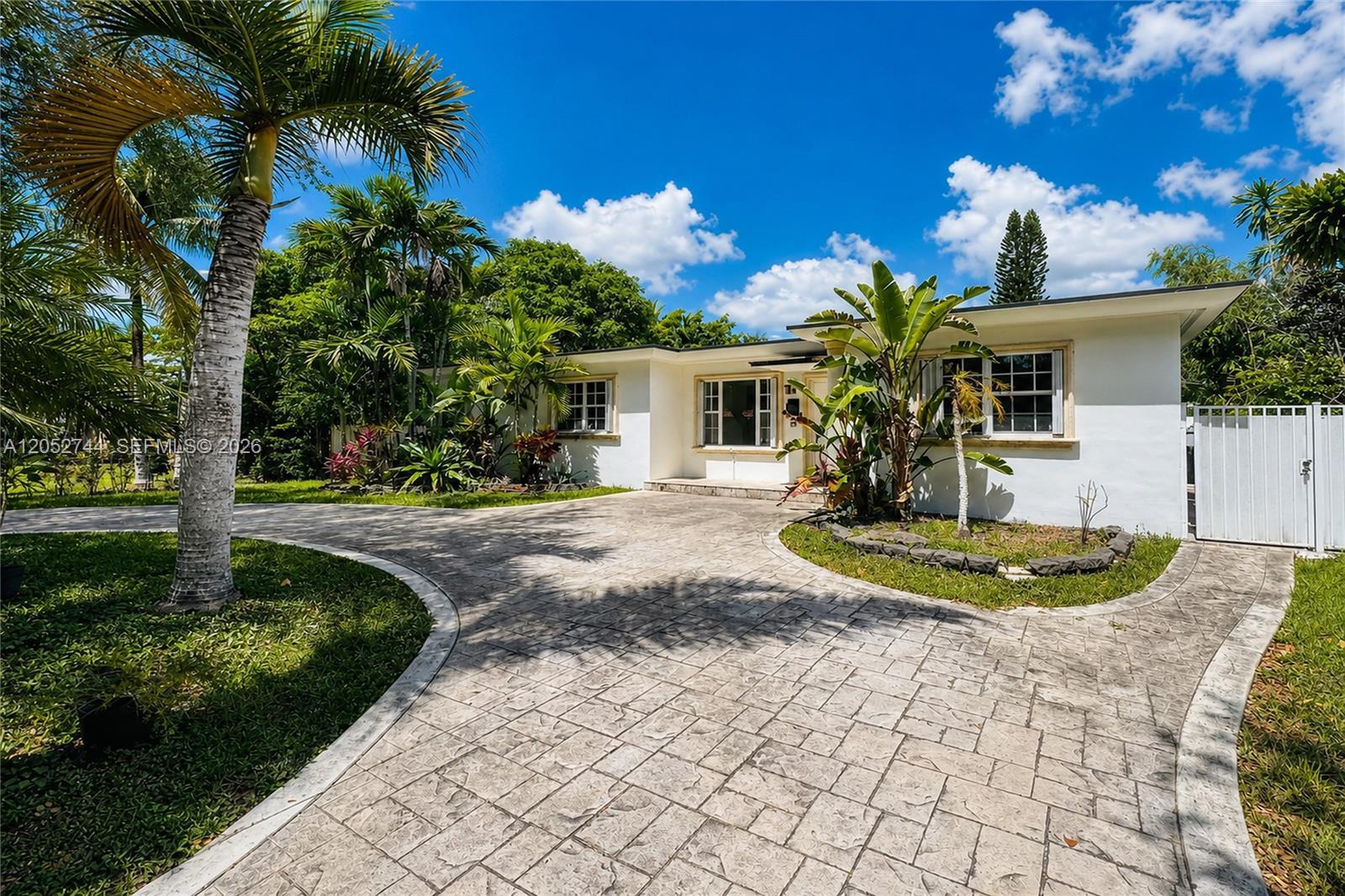 516 La Villa Dr, Miami Springs FL 33166