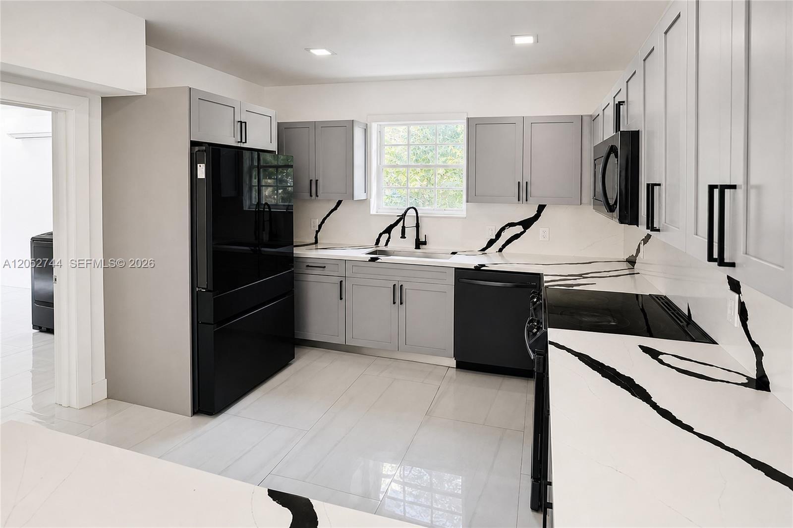 516 La Villa Dr, Miami Springs FL 33166 photo 5