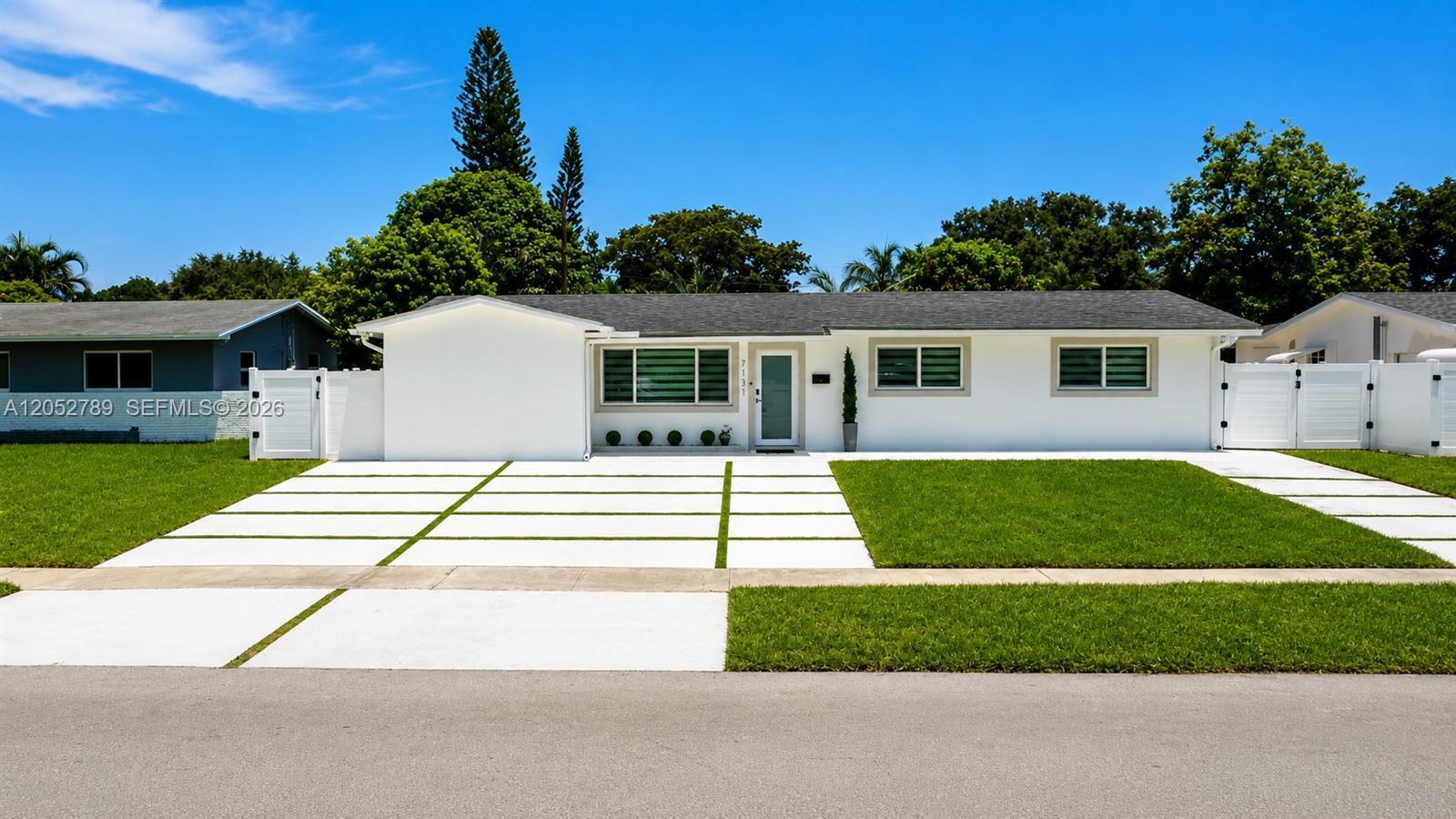 7131 SW 6th St, Pembroke Pines FL 33023
