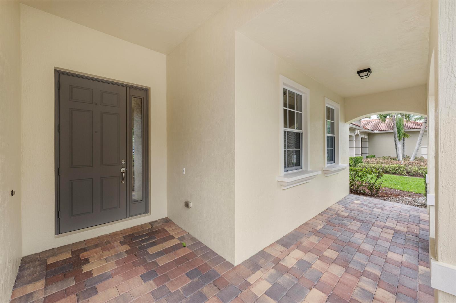 6752 OSAGE Circle, FL 33413 photo 4