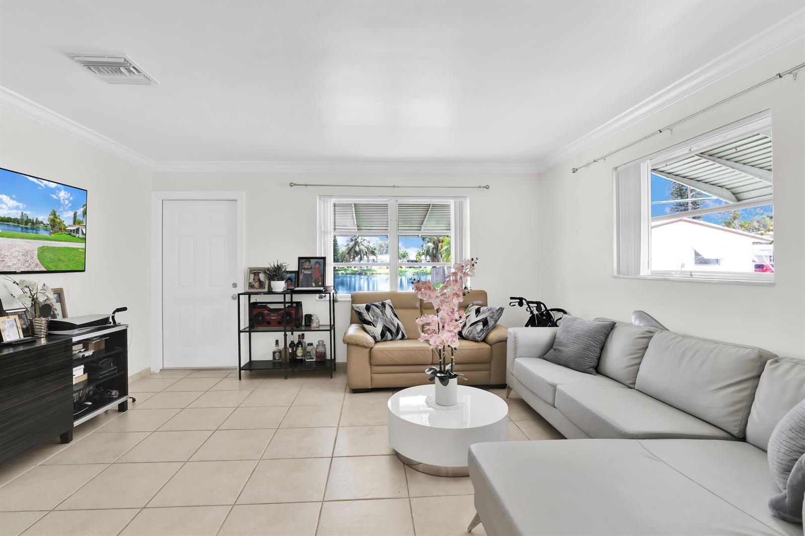 1869 NW 46th Street, Tamarac FL 33309 photo 4