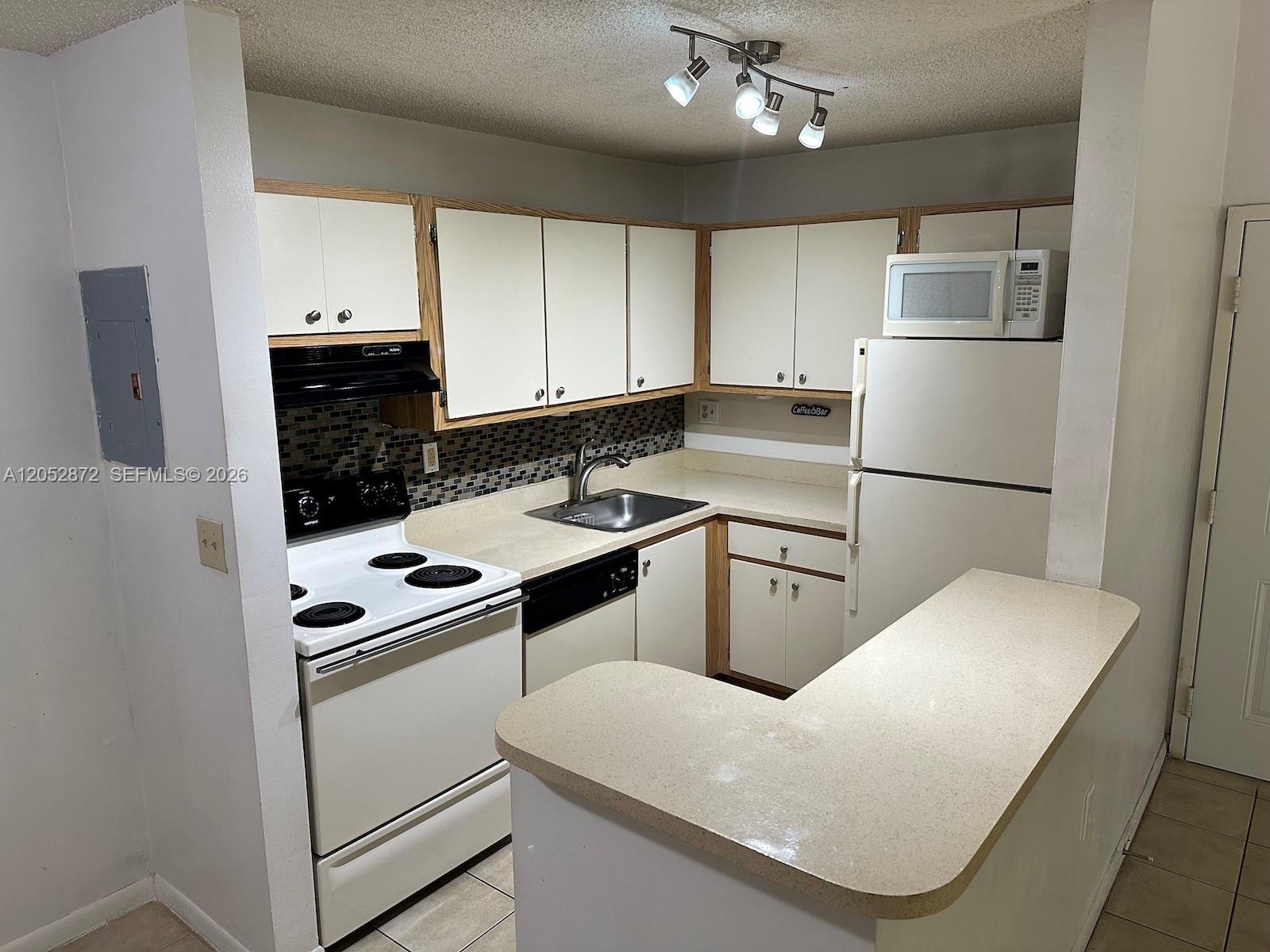 7200 NW 179th St # 311, Hialeah FL 33015 photo 3