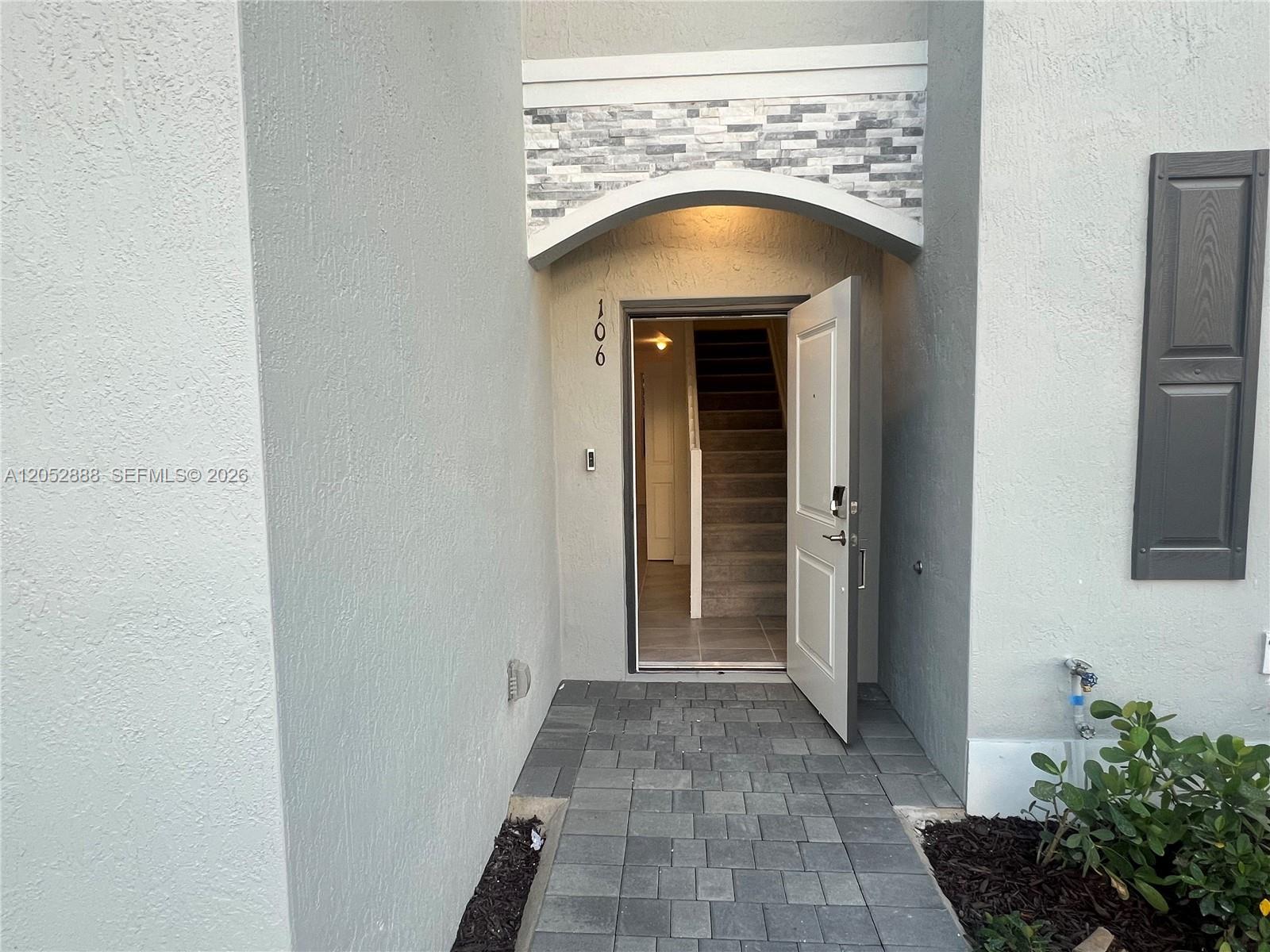 106 SE 11th CT # 106, Florida City FL 33034 photo 2