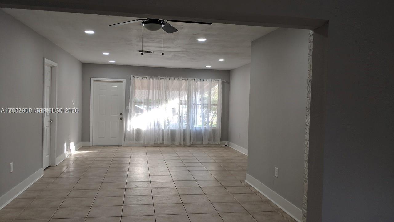 6461 Evans St, Hollywood FL 33024 photo 4