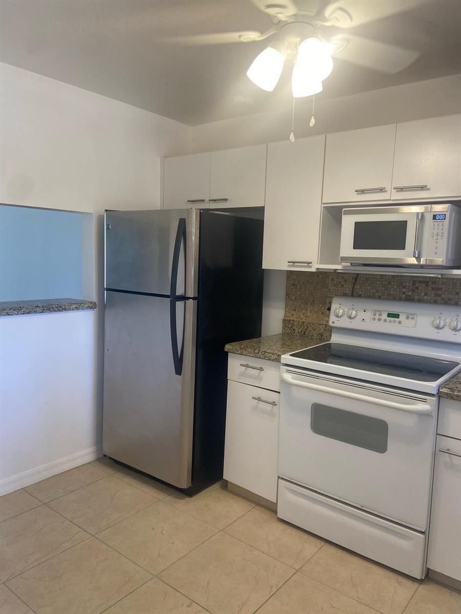 4820 Lucerne Lakes Boulevard W # 205, Lake Worth FL 33467 photo 2