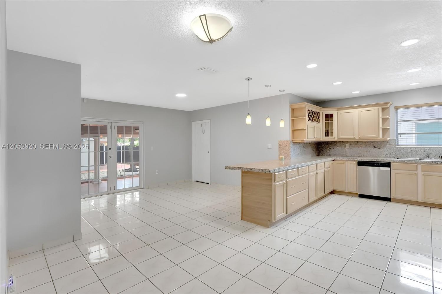 2476 SW 17 St Rear, Miami FL 33145 photo 4