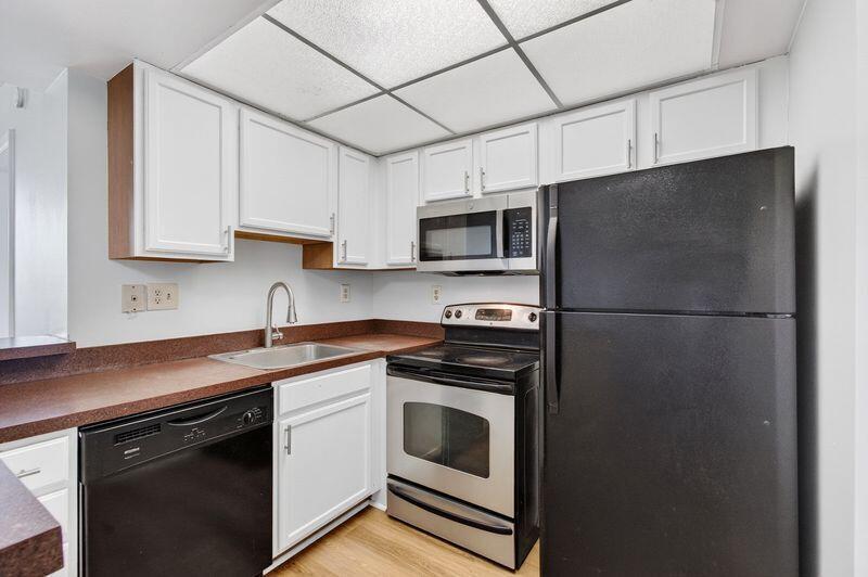 760 Executive Center Drive # 32, West Palm Beach FL 33401 photo 2