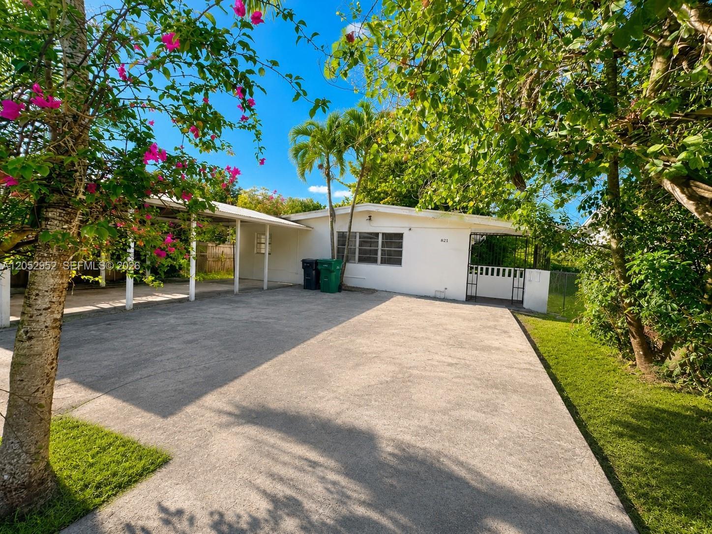 821 SW 2nd St, Florida City FL 33034