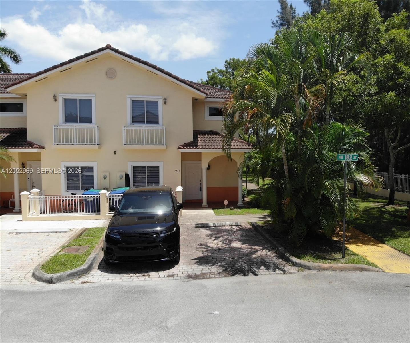 7423 NW 182nd St # 7423, Hialeah FL 33015