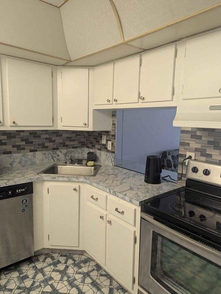 601 THREE ISLANDS Boulevard # 211, Hallandale Beach FL 33009 photo 3