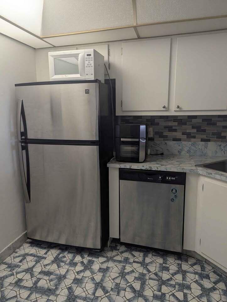 601 THREE ISLANDS Boulevard # 211, Hallandale Beach FL 33009 photo 4
